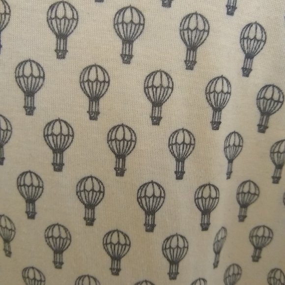 H&M pink v-neck button down top - Picture 3 of 3